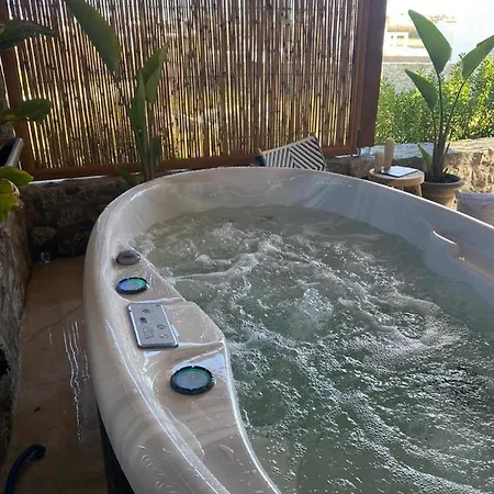 Elit Mykonos Aparthotel 4*